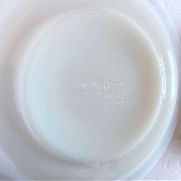 Pyrex Brown Filigree Milk Glass Saucer Plates By Corning  Vintage Made In USA - Picture 10 of 15